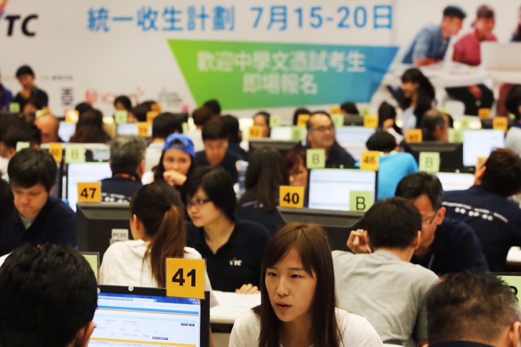 Students queue to apply for vocational education. Photo: Sam Tsang