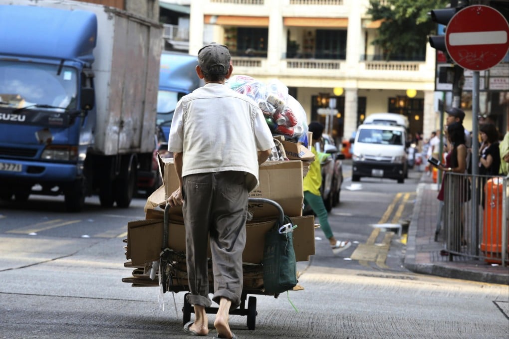 Many aged people collect materials on the streets.Photo: Dickson Lee
