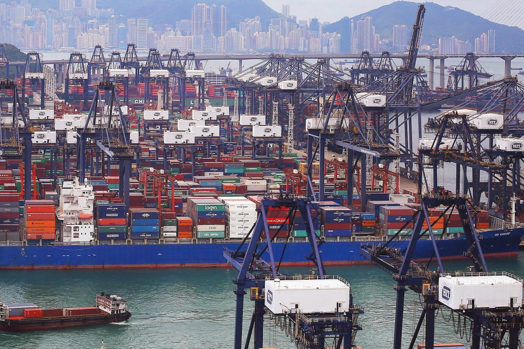 The city's total exports of goods decreased 3.1 per cent year-on-year to HK$299.5 billion in June, after a year-on-year fall of 4.6 per cent in May. Photo: Edmond So