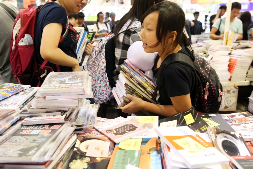 Some children need a good example to follow when it comes to reading.