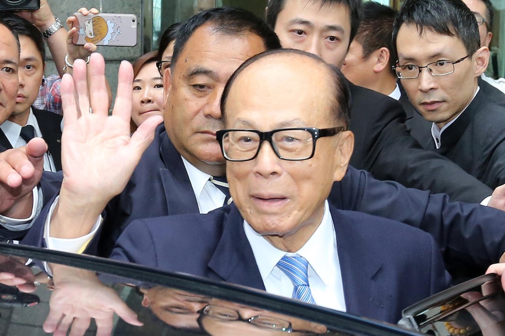 Li Ka-shing should put Power Assets cash to use. Photo: SCMP Pictures