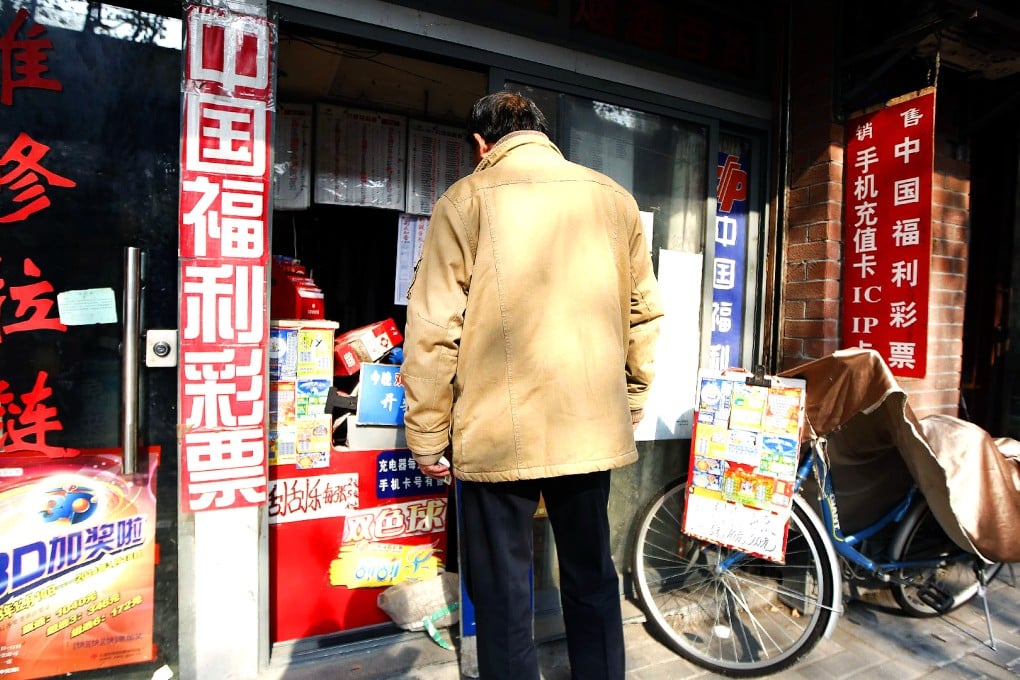A file picture of a lottery kiosk in Shanghai. The winner in Anhui province was defrauded by a ticket vendor. Photo: Reuters