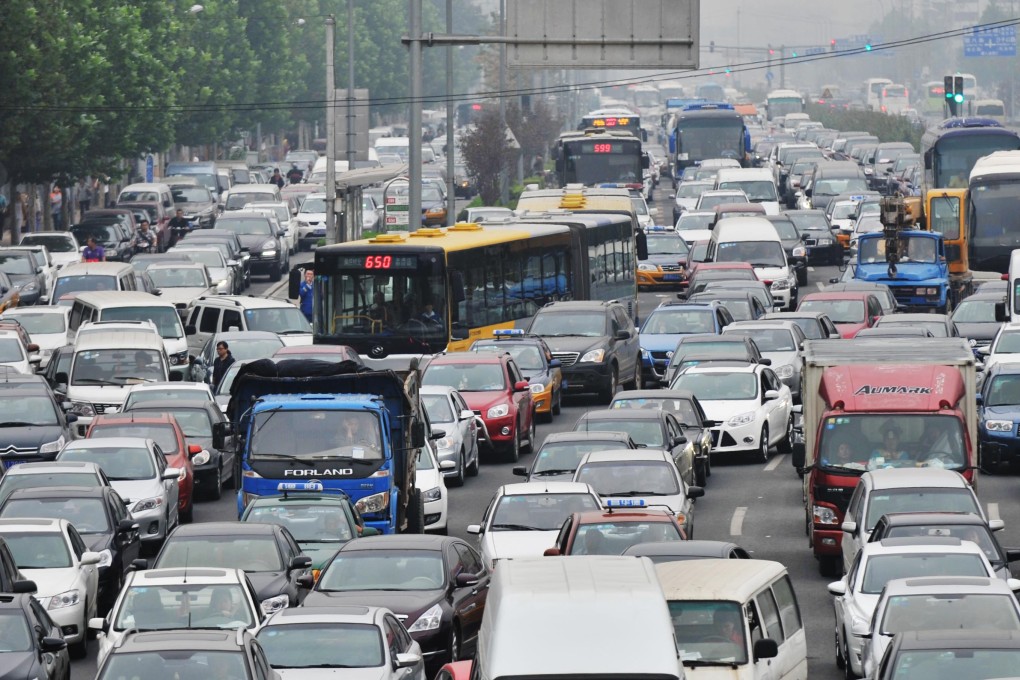 A main road of Beijing is crammed with cars in Beijing, capital of China, on Sept. 22, 2014, the World Car Free Day. Photo: Xinhua