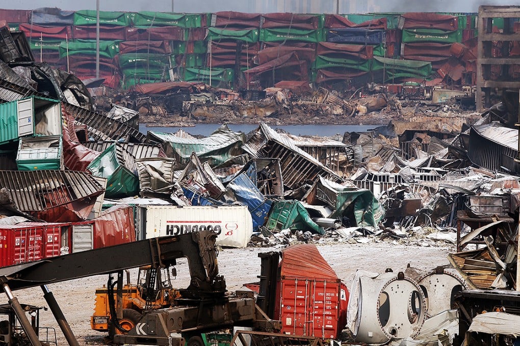 Rescue are working around the clock to clear chemicals from the blasts in Tianjin. Photo: K.Y. Cheng