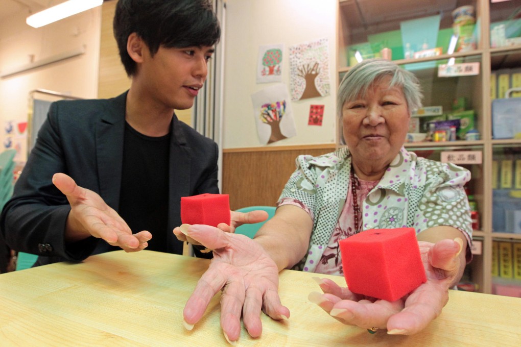 Henry Harrius teaches his tricks