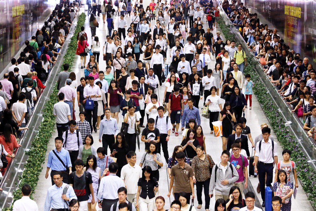 The HKU study found that more people can now speak English and Putonghua. Photo: Dickson Lee