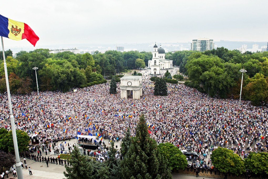 Thousands of people attend a protest demanding the dismissal of several public servants, the president, speaker and prime minister and the return of stolen money from banks. Photo: EPA