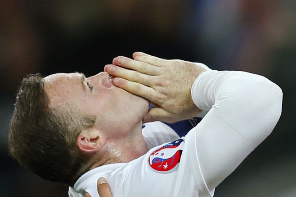 Wayne Rooney looks to the heavens. Photo: Reuters
