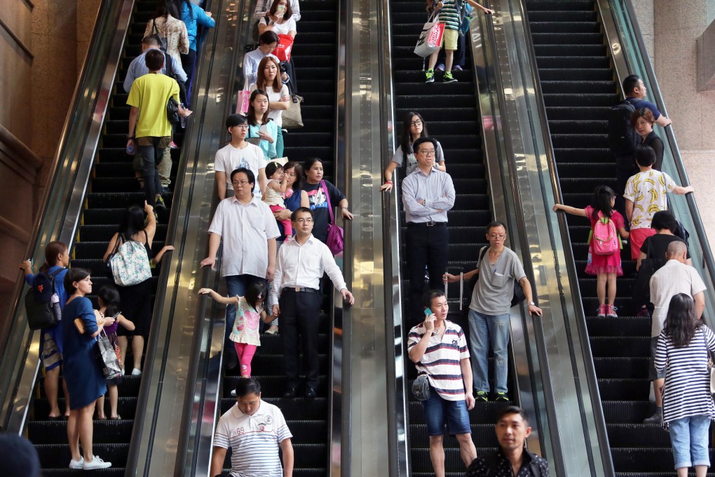 Walking passengers face higher risks. Photo: Sam Tsang