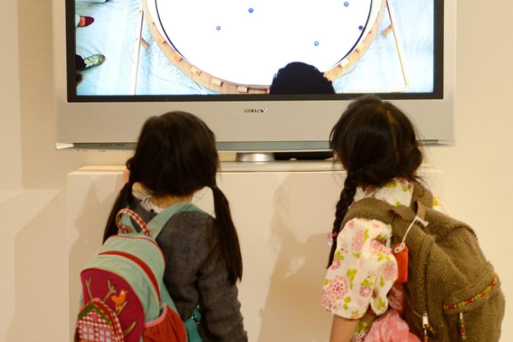 Gallery visits help to hone critical thinking skills. Photo: Corbis