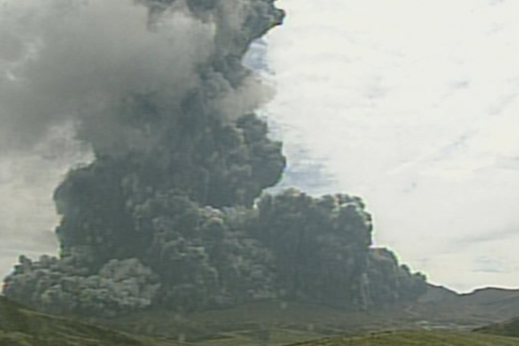 A video grab from the Japan Meteorological Agency's live camera image shows Mount Aso erupting. Photo: Reuters