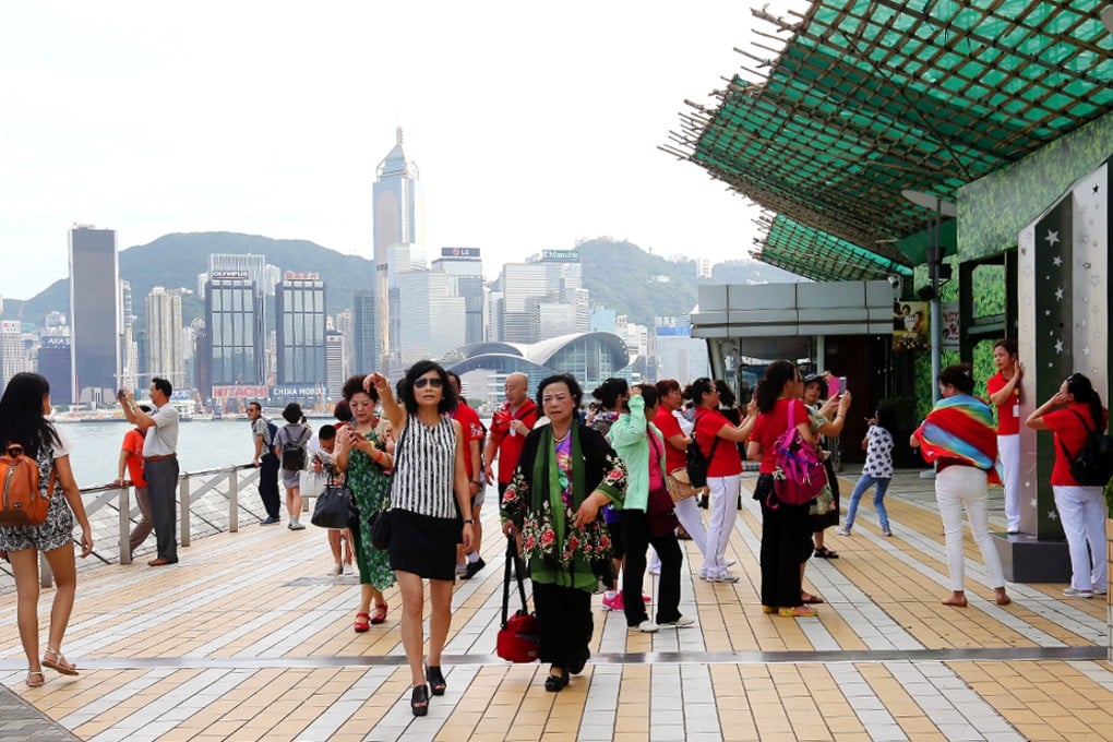 The new plan would see the 440-metre avenue extended eastward by some 500 metres, with the addition of new shops and places to eat. Photo: Dickson Lee