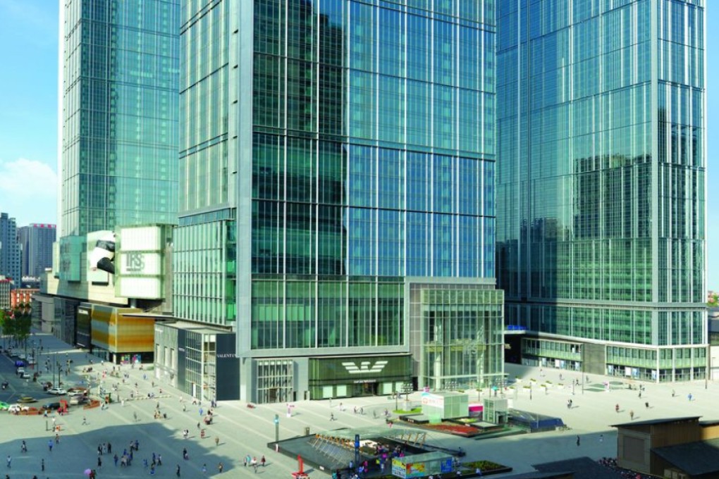 Chengdu IFS is at the intersection of three major commercial roads.