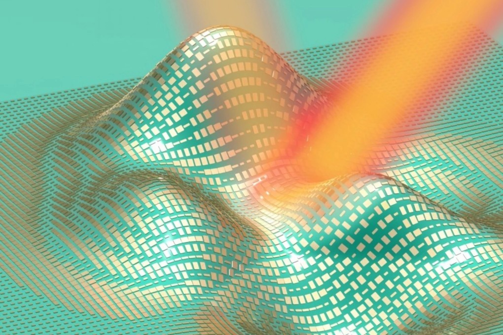 Using tiny gold fibres known as nanoantennas, researchers made a cloak that is 80 nanometres in thickness and can wrap around a three-dimensional object about the size of a few biological cells.