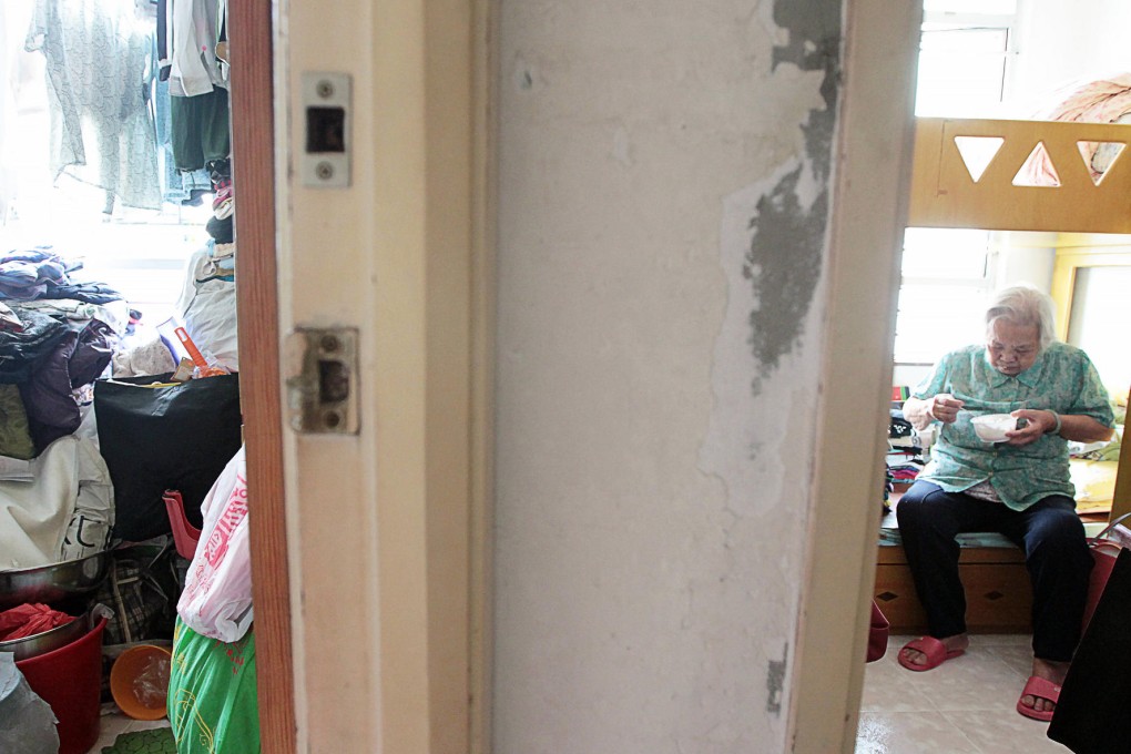 Lau Ho-moon, 86, has to cope with dementia. Photo: Bruce Yan