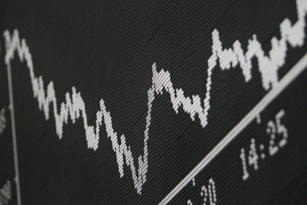 Amid concerns for global growth and the Volkswagen scandal, Germany's DAX closed lower on Tuesday. Photo: AFP