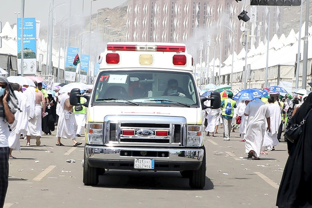 An ambulance evacuates victims following a crush caused by large numbers of people pushing at Mina, outside the Muslim holy city of Mecca. Photo: Reuters