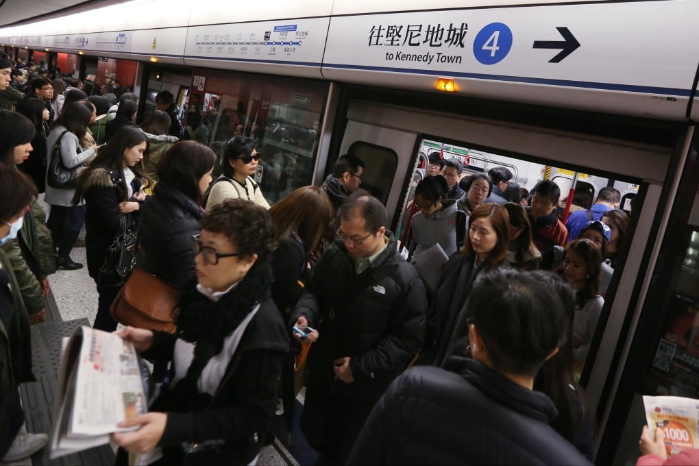 Rush hour on the MTR. Photo: Nora Tam