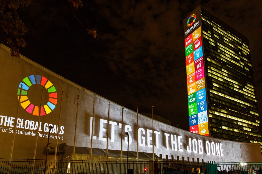 The facades of the United Nations headquarters building in New York being used a projection screen for a film about the 2030 Agenda last week. Photo: Xinhua