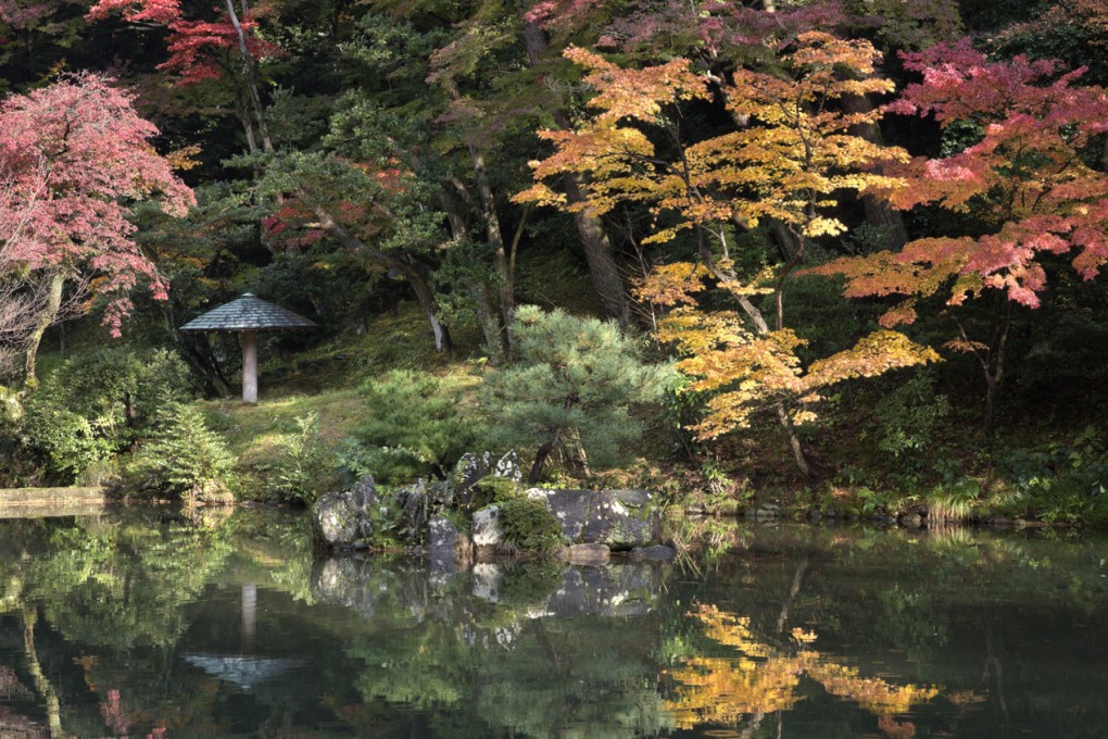 Kanazawa Hisagoike pond, Kenrokuen Garden, Kanazawa. Photo: Corbis