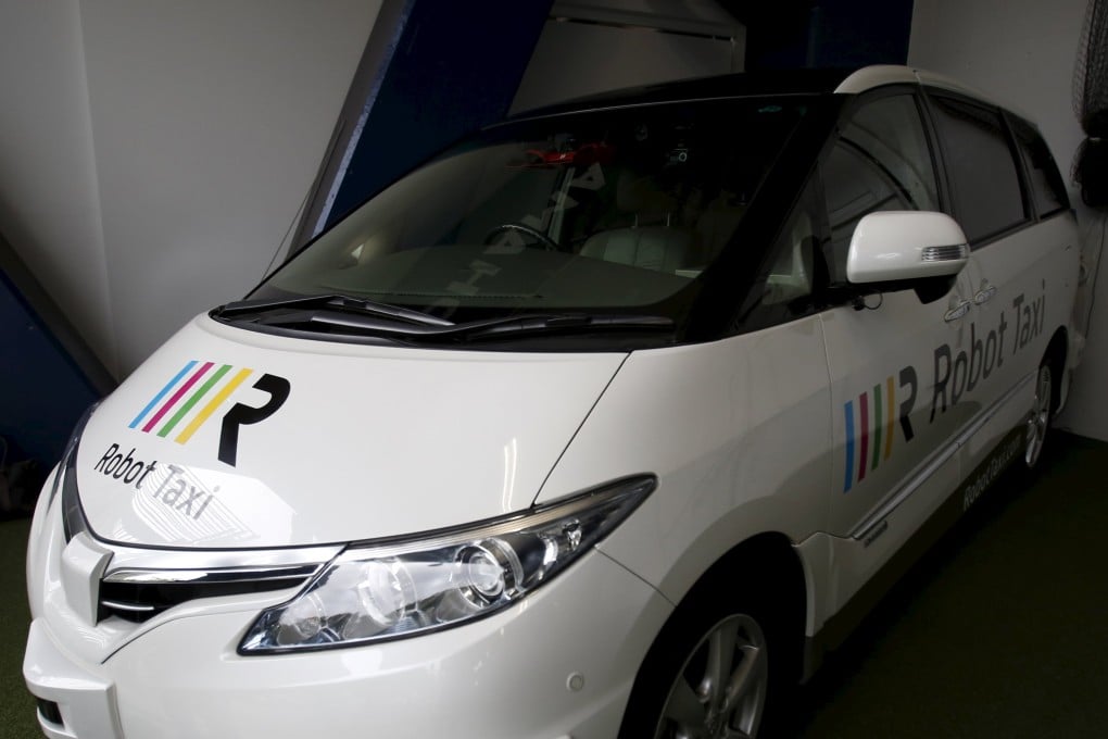 The self-driving taxi is based on a Toyota Estima car body, Photo: Reuters