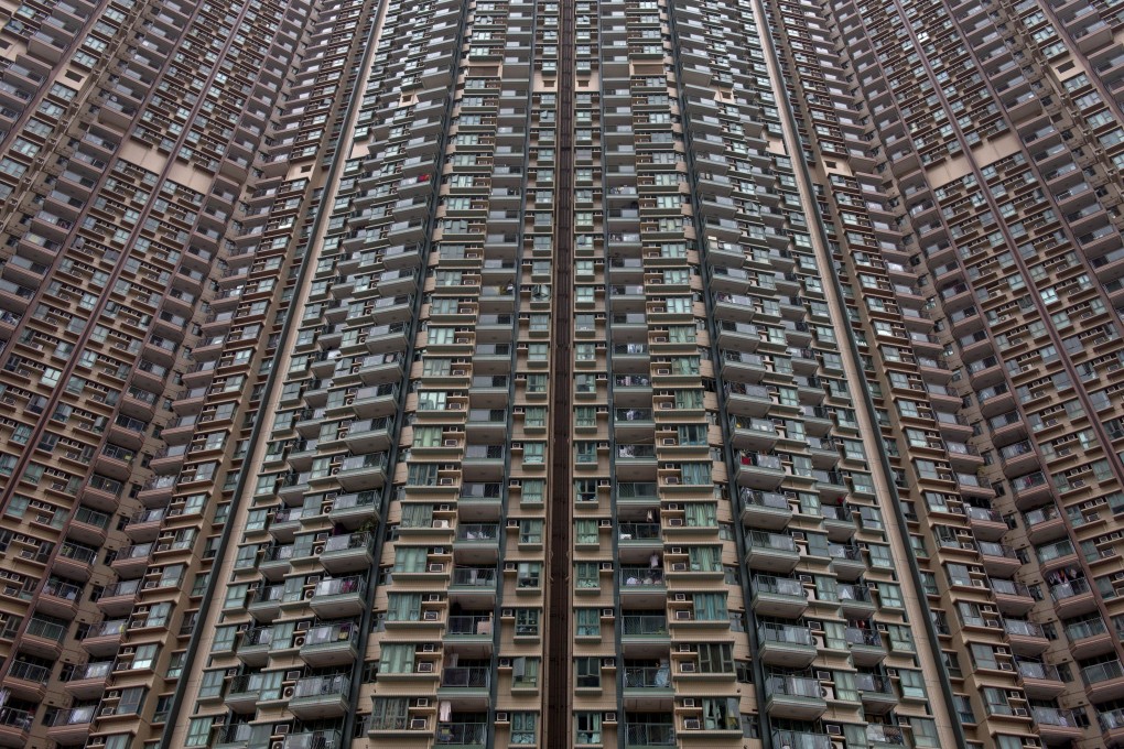Apartment units are clustered tightly together in Hong Kong, Photo: AFP