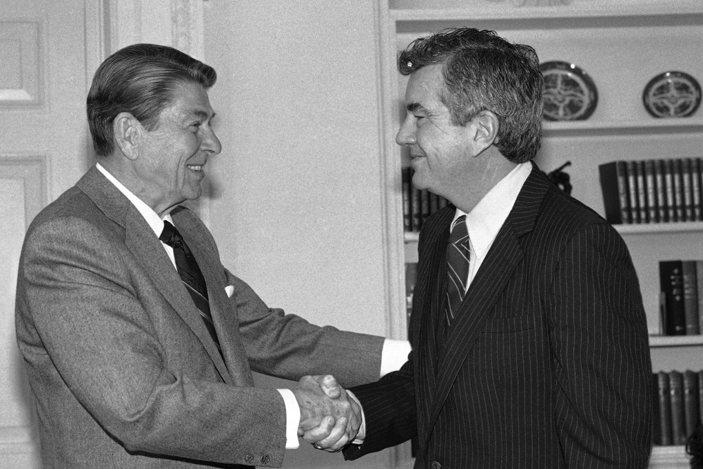 President Ronald Reagan bids farewell to Jerry Parr, the Secret Service agent that he credited with saving his life. Photo: AP