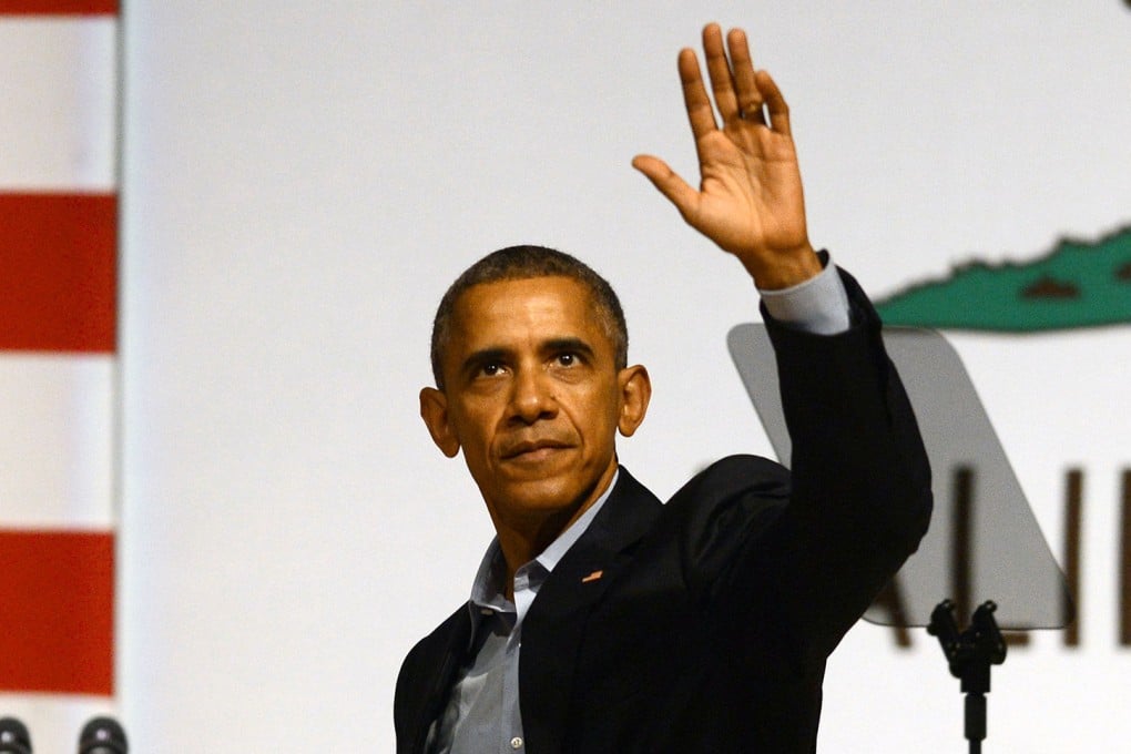 President Obama waves to the crowd at the Warfield Theater in San Francisco. Photo: TNS