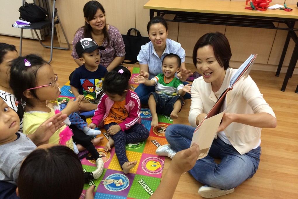 Michelle Liu from Bring Me A Book Hong Kong reads to children.