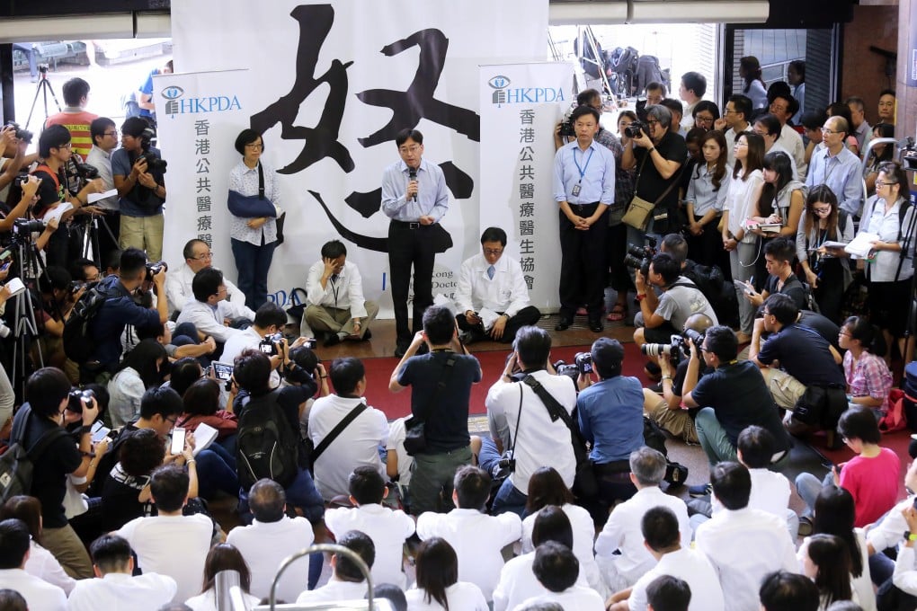 Health minister Ko Wing-man addresses doctors at a Queen Elizabeth Hospital sit-in. Photo: Dickson Lee