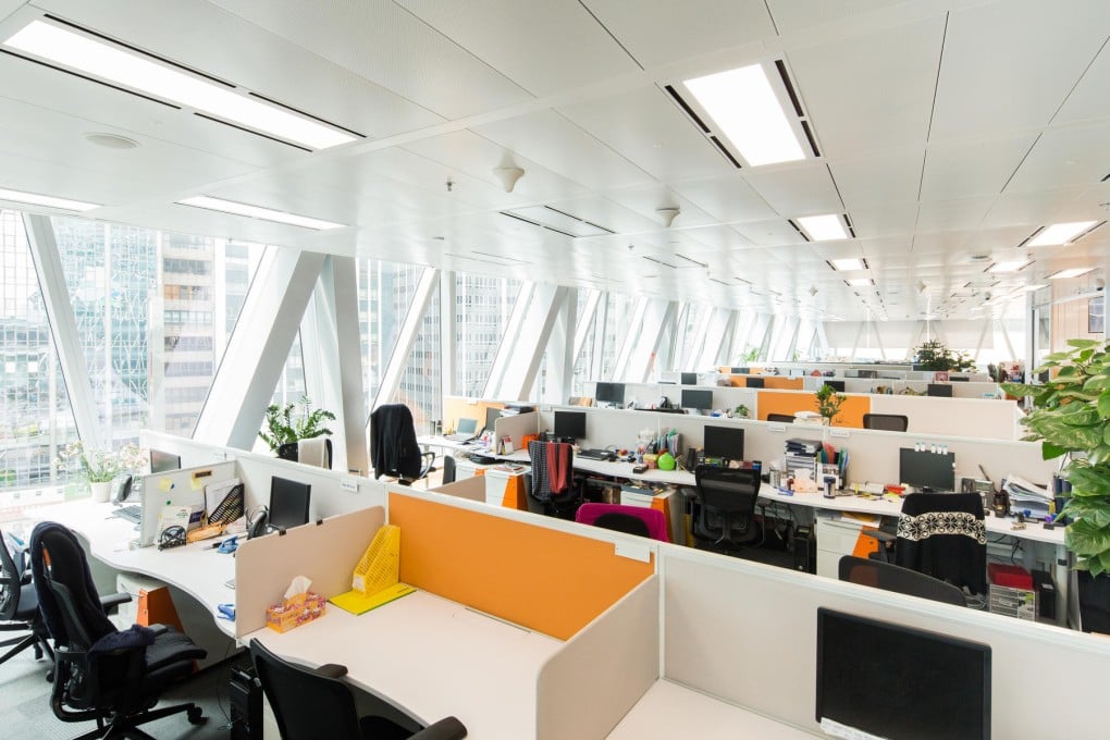 Standard Chartered Bank in Central uses the Redwood Building Intelligence Platform to conserve energy.