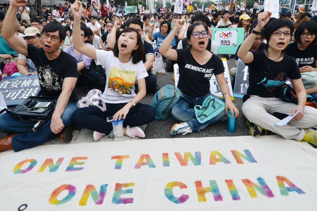 Demonstrators protest in Taipei on Saturday against the historic meeting in Singapore between the top leaders of the mainland and Taiwan. Photo: Kyodo