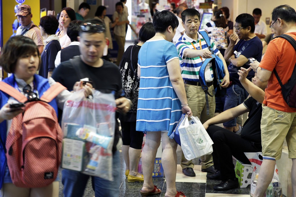 Chinese tourists visiting Japan between July and September spent on average 14,870 yuan (HK$18,000) per person. Photo: Bloomberg