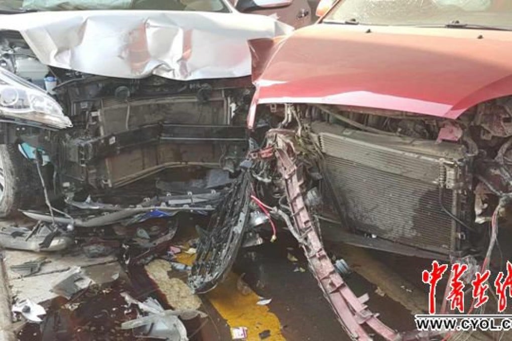 The aftermath of the crash in Henan province. Photo: Cyol.com