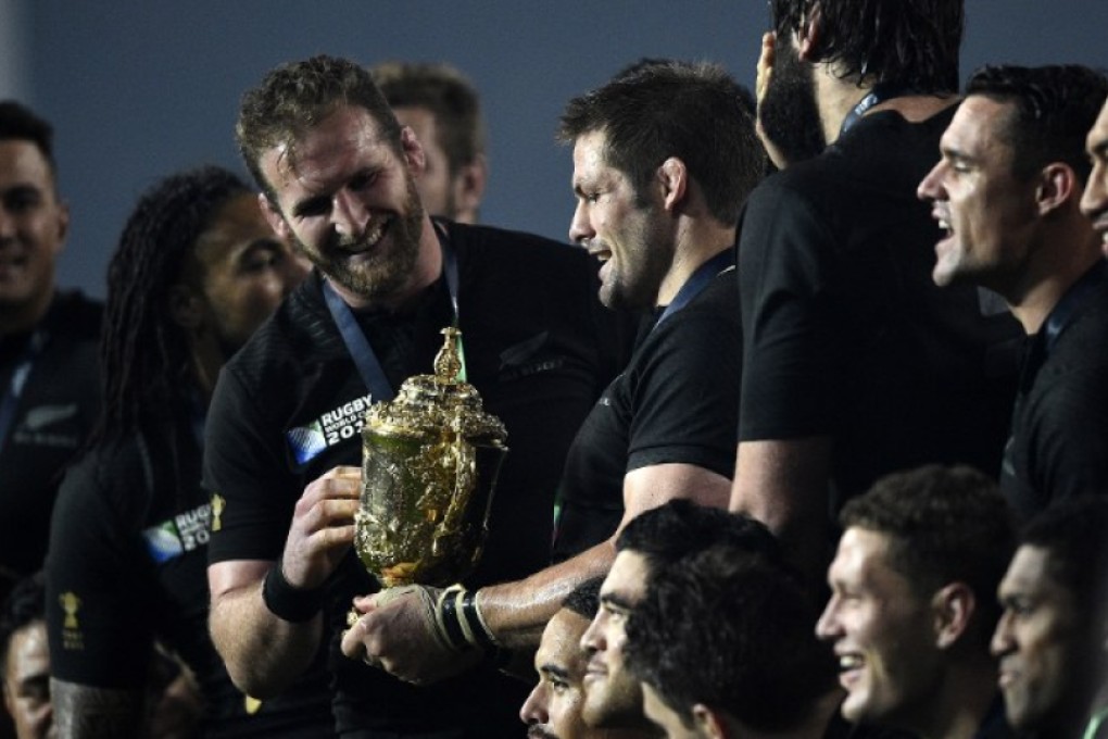 New Zealand number eight Kieran Read (centre left) was on Friday named as the next All Blacks captain, replacing Richie McCaw (centre right) who retired in 2015 after leading the team to a second successive Rugby World Cup victory. Photo: AFP