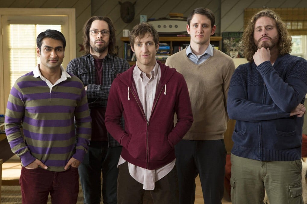 Thomas Middleditch (centre)