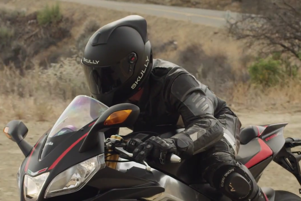 Brothers, Marcus and Mitch Weller, founded Skully, a motorcycle-helmet company to produce an augmented-reality motorcycle helmet that had a rear-view camera. Photo: YouTube