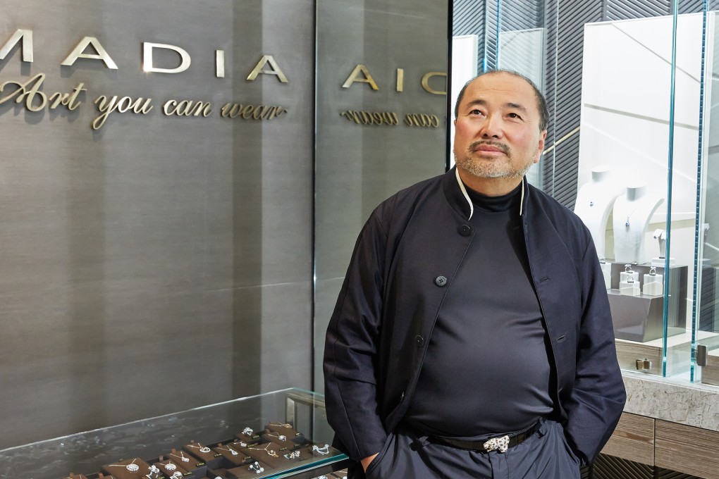 <p><b>MaBelle, Madia, Mabros and Falconer Jewellers</b></p>
<p>• Owned by <b>Lee Heng Diamond Group</b>, MaBelle and Madia specialise in stylish gemset jewellery designs available at relatively affordable prices. The two brands operate over 50 outlets locally. Mabros and Falconer Jewellers are purveyors of exclusive opulent designs</p>
<p>• Partnering with American Express since 1993</p>