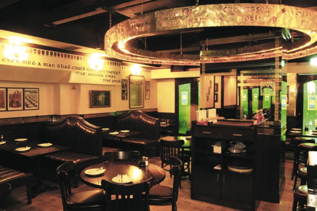 8 Fine Irishmen's Pub