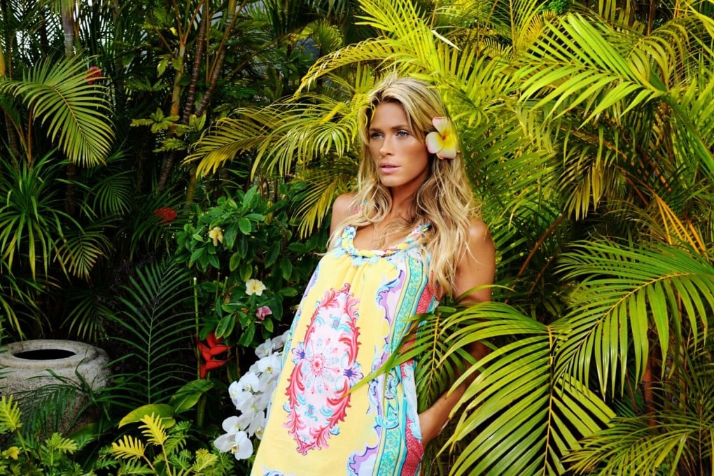 Feel summery with Chicameo's floral designs.