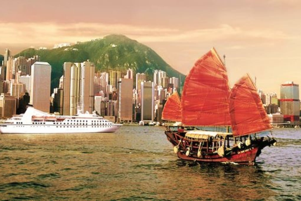 Why Do Hong Kong’s Traditional Junk Boats Have Red Sails?