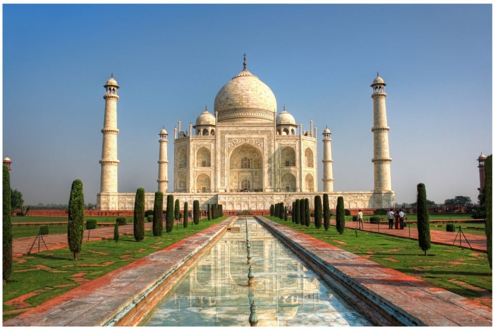 The white marble walls of Taj Mahal are deteriorating. Photo: Daniel Mennerich via Flickr