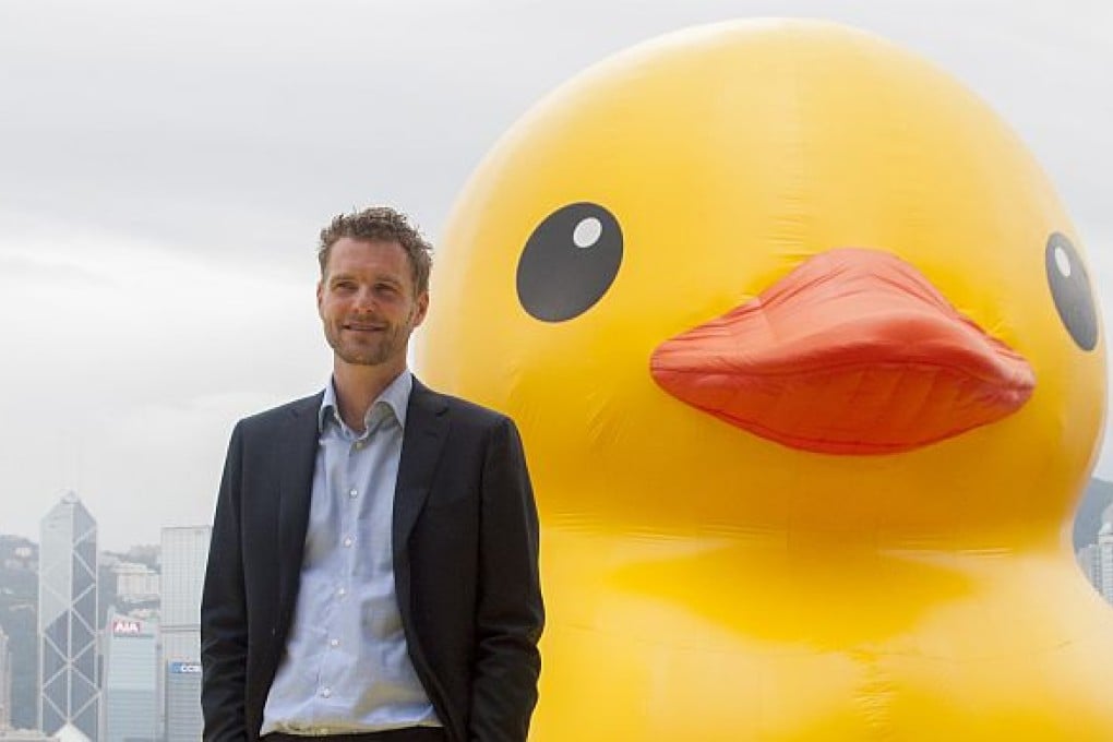 Florentijn Hofman (left)