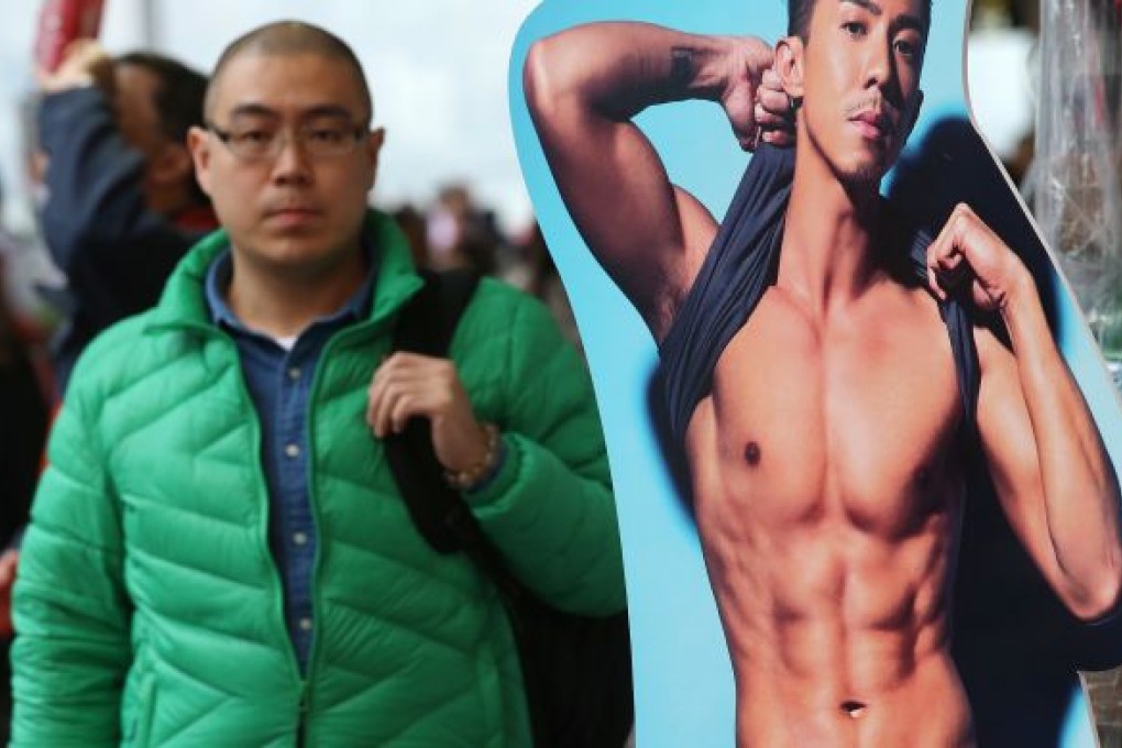A man walks down the Tsim Sha Tsui harborfront. Photo: K.Y. Cheng / SCMP