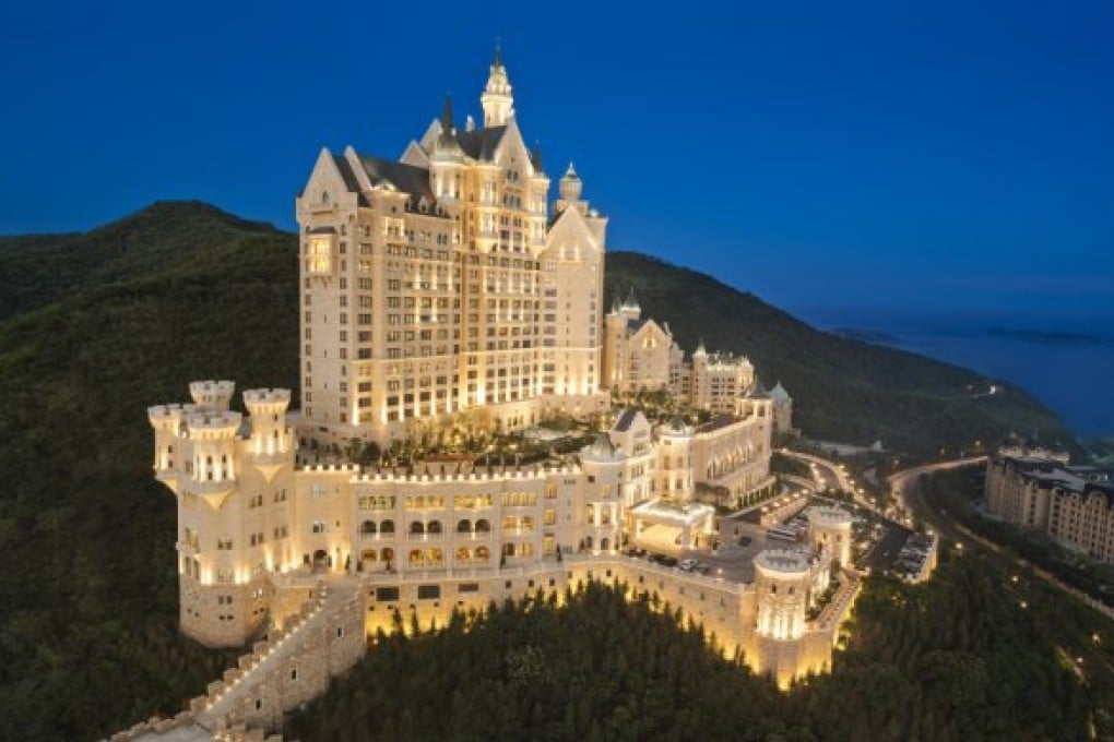 A Bavarian Castle in China, New SkyCouches, and How to Land an Upgrade