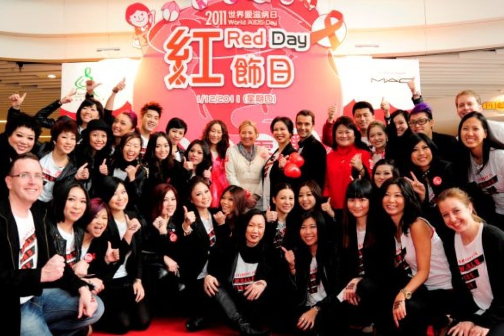 Hong Kong M∙A∙C Artists gathered for “Red Day: The Society for AIDS Care”