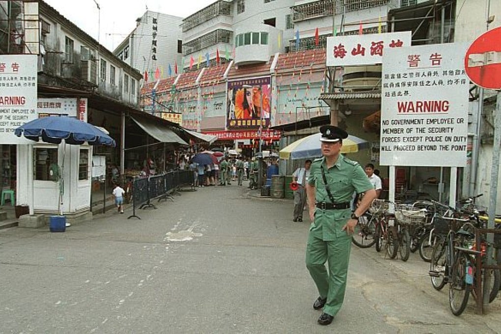 Chung Ying Street in 1998 (Garrige Ho/SCMP)