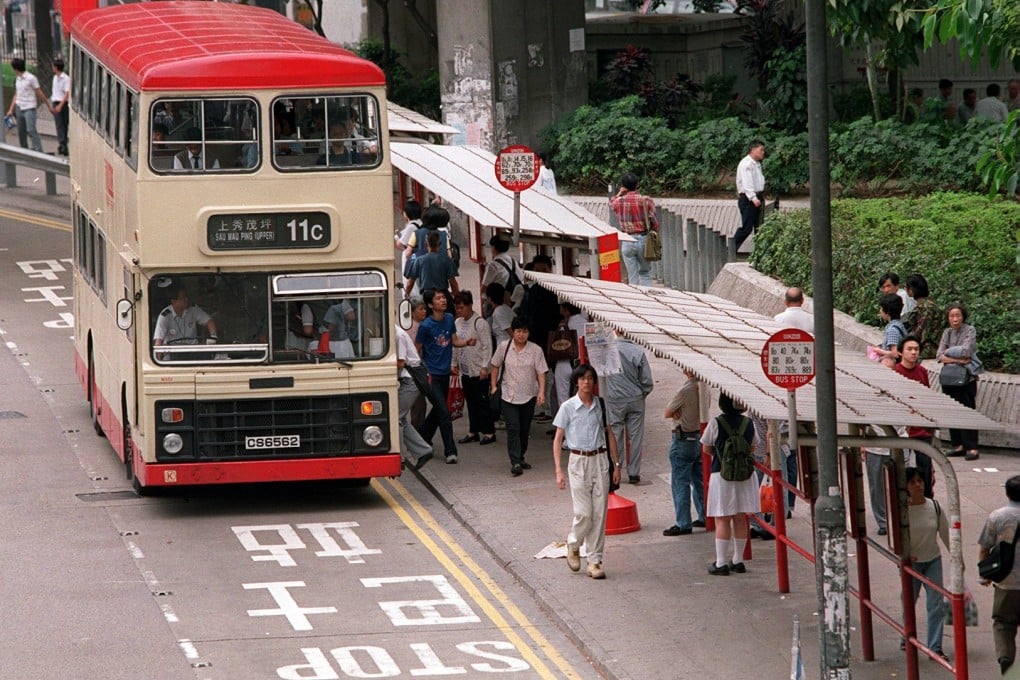 KMB’s “hot dog buses” are named for the paint scheme—and the sweltering temperatures. Photo: Robert Ng/SCMP
