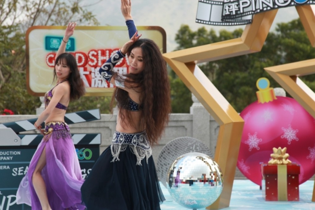 Belly dancer Mimi Zhao