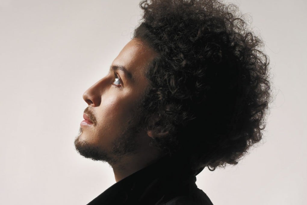 Upclose with Mamas Gun